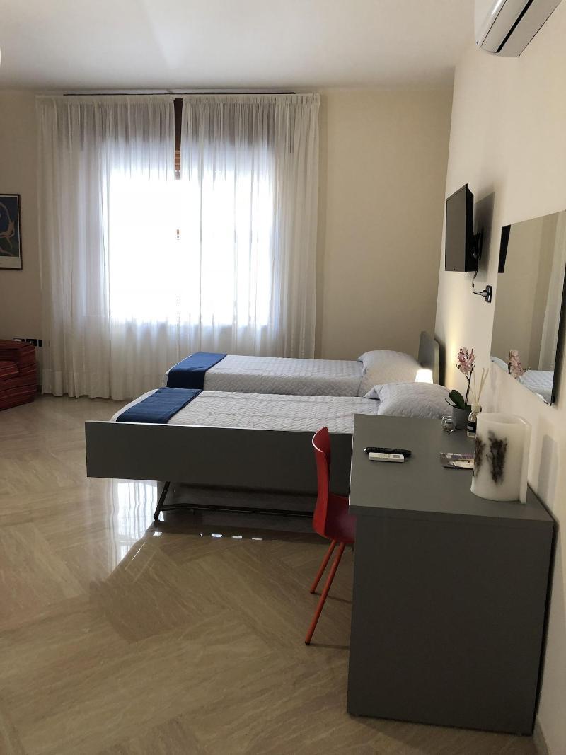 Napoli City Inn 外观 照片