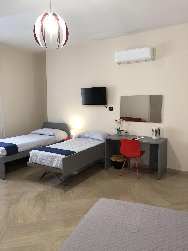 Napoli City Inn 外观 照片